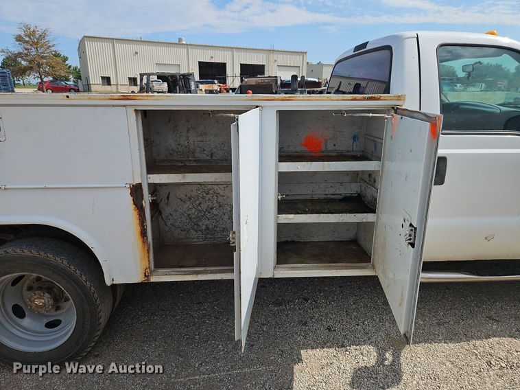 image for item EI3999 2000 Ford F450 Super Duty XL utility / service truck