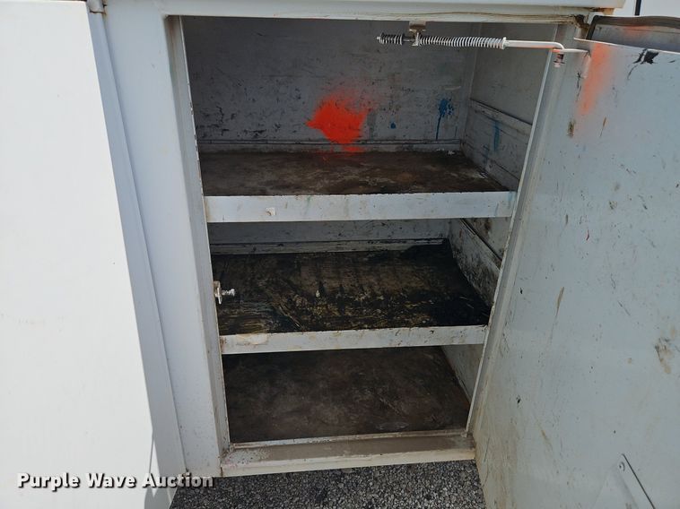 image for item EI3999 2000 Ford F450 Super Duty XL utility / service truck