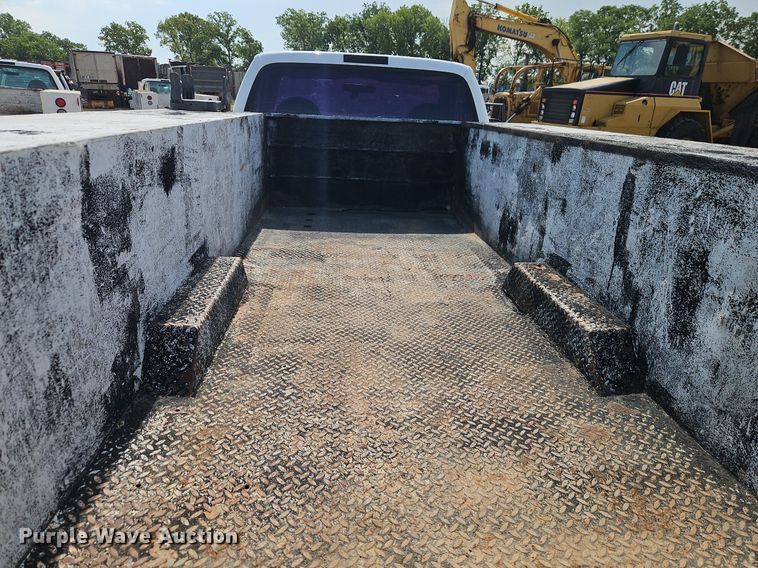 image for item EI3999 2000 Ford F450 Super Duty XL utility / service truck