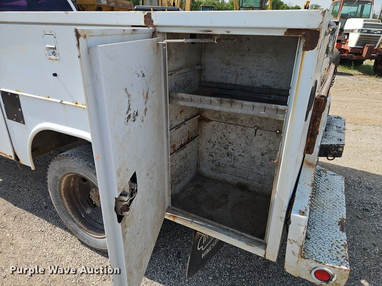 image for item EI3999 2000 Ford F450 Super Duty XL utility / service truck