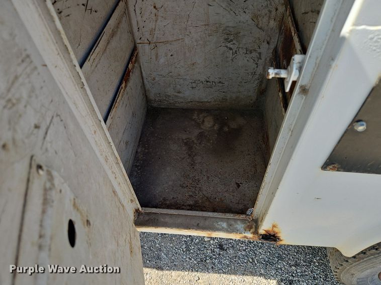 image for item EI3999 2000 Ford F450 Super Duty XL utility / service truck