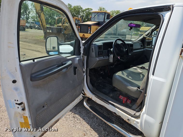 image for item EI3999 2000 Ford F450 Super Duty XL utility / service truck