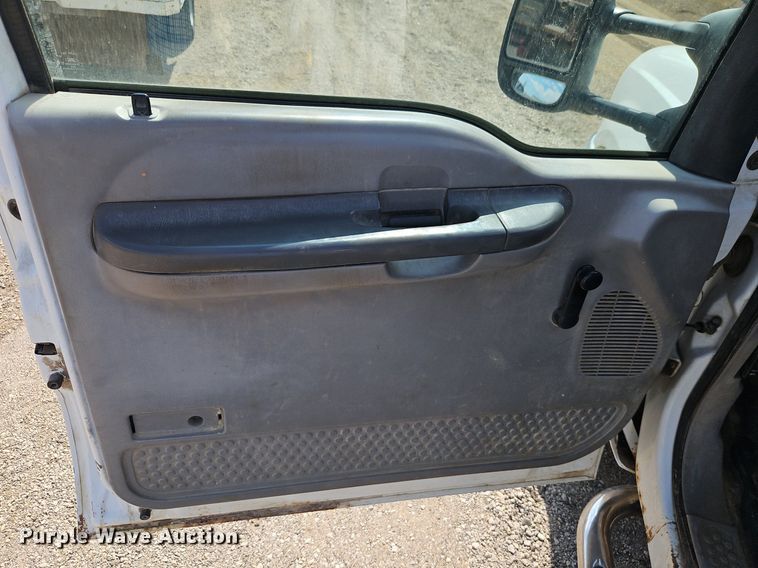 image for item EI3999 2000 Ford F450 Super Duty XL utility / service truck