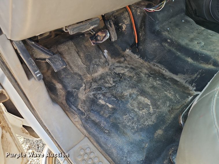 image for item EI3999 2000 Ford F450 Super Duty XL utility / service truck