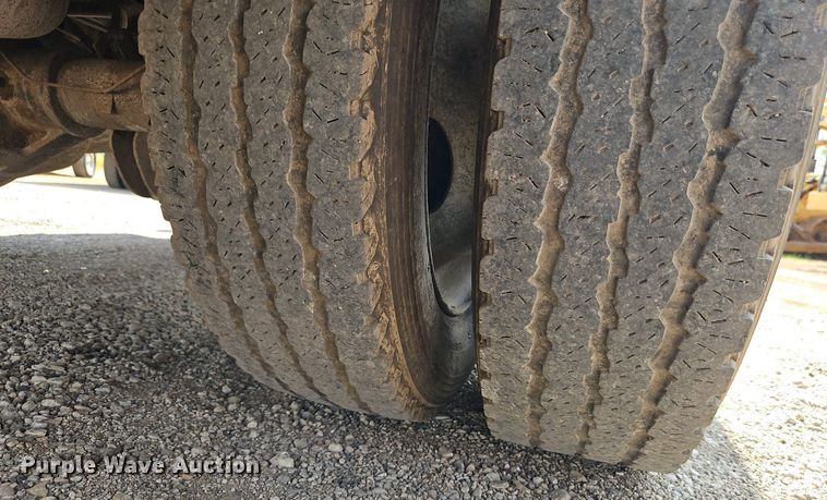 image for item EI3999 2000 Ford F450 Super Duty XL utility / service truck