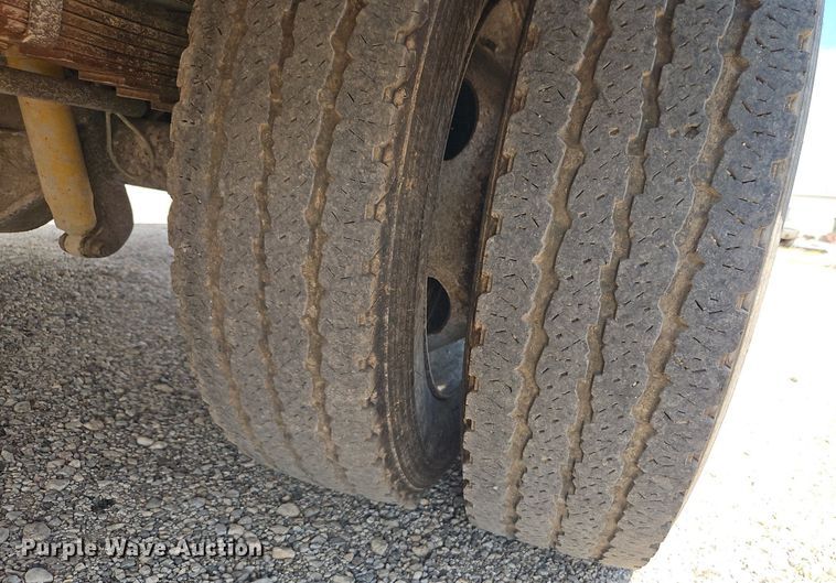 image for item EI3999 2000 Ford F450 Super Duty XL utility / service truck