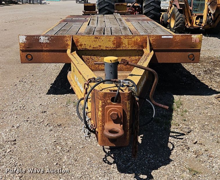 image for item EI4000 1997 Eager Beaver 20XPT equipment trailer