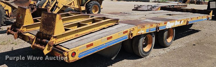 image for item EI4000 1997 Eager Beaver 20XPT equipment trailer