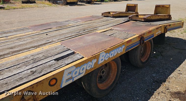 image for item EI4000 1997 Eager Beaver 20XPT equipment trailer