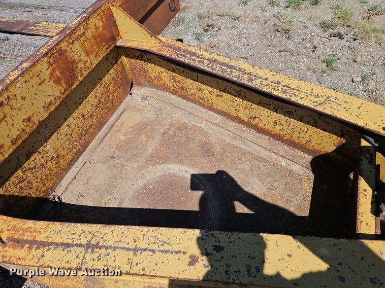 image for item EI4000 1997 Eager Beaver 20XPT equipment trailer