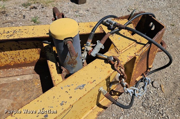 image for item EI4000 1997 Eager Beaver 20XPT equipment trailer