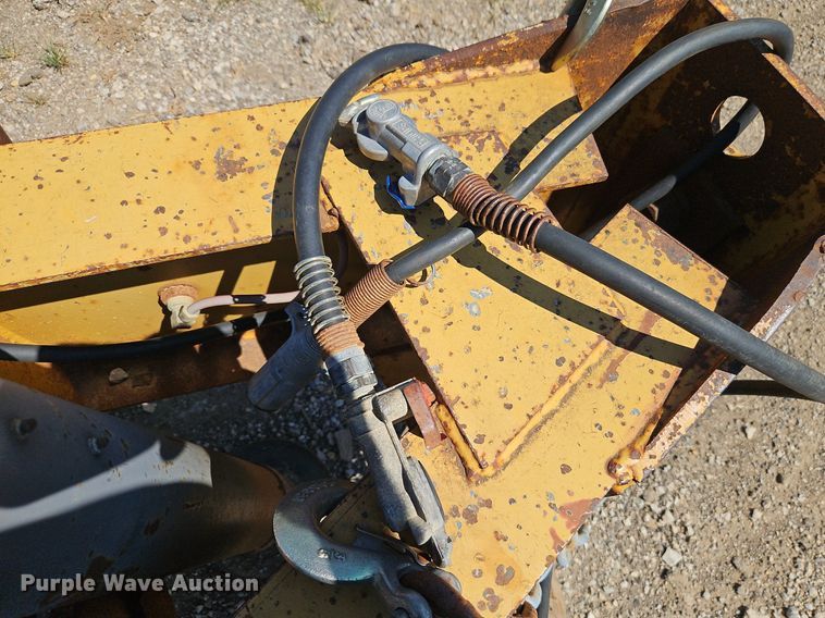 image for item EI4000 1997 Eager Beaver 20XPT equipment trailer