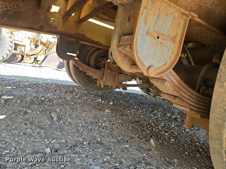 image for item EI4000 1997 Eager Beaver 20XPT equipment trailer