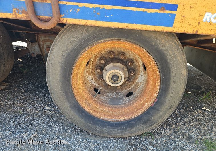 image for item EI4000 1997 Eager Beaver 20XPT equipment trailer