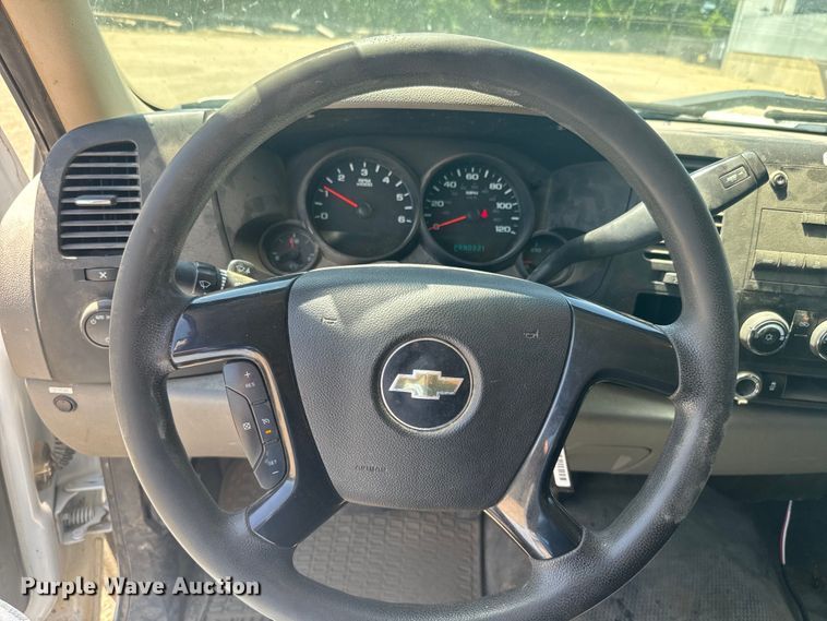 image for item EJ2788 2013 Chevrolet  Silverado 1500 pickup truck
