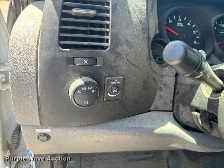 image for item EJ2788 2013 Chevrolet  Silverado 1500 pickup truck
