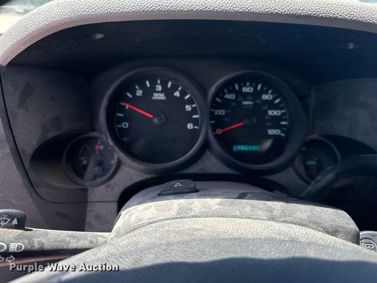 image for item EJ2788 2013 Chevrolet  Silverado 1500 pickup truck