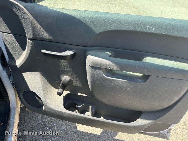 image for item EJ2788 2013 Chevrolet  Silverado 1500 pickup truck