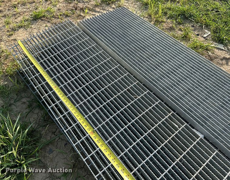 image for item EJ4422 Grates