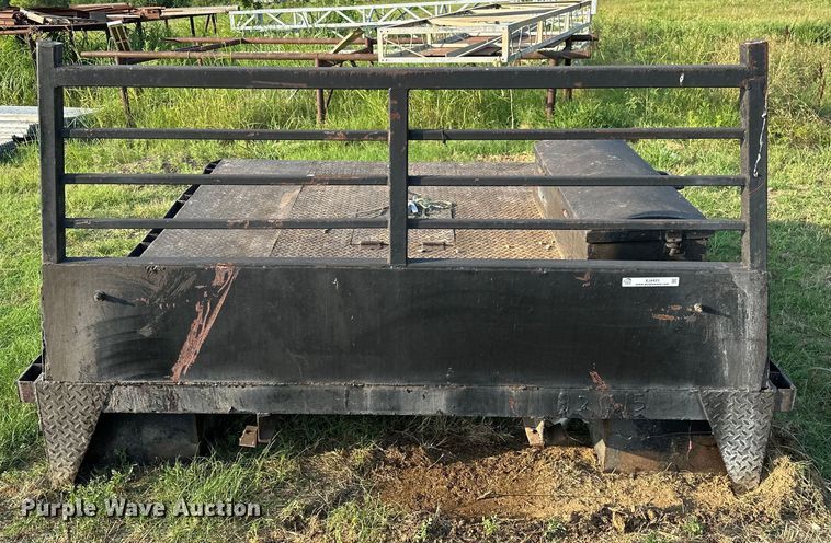 image for item EJ4423 Truck bed flat bed 