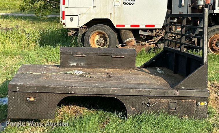 image for item EJ4423 Truck bed flat bed 