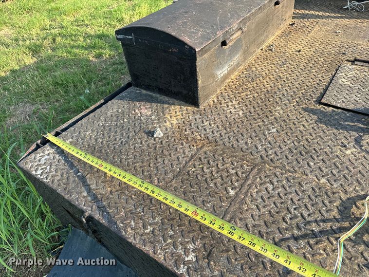 image for item EJ4423 Truck bed flat bed 