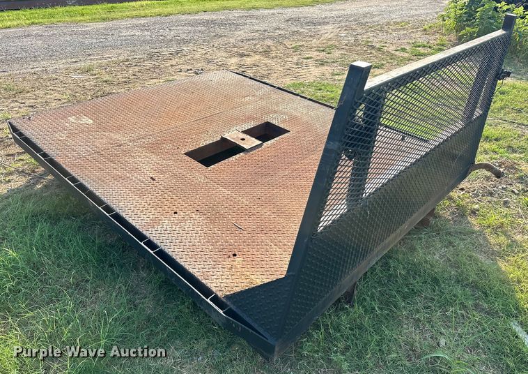 image for item EJ4424 Flatbed truck bed