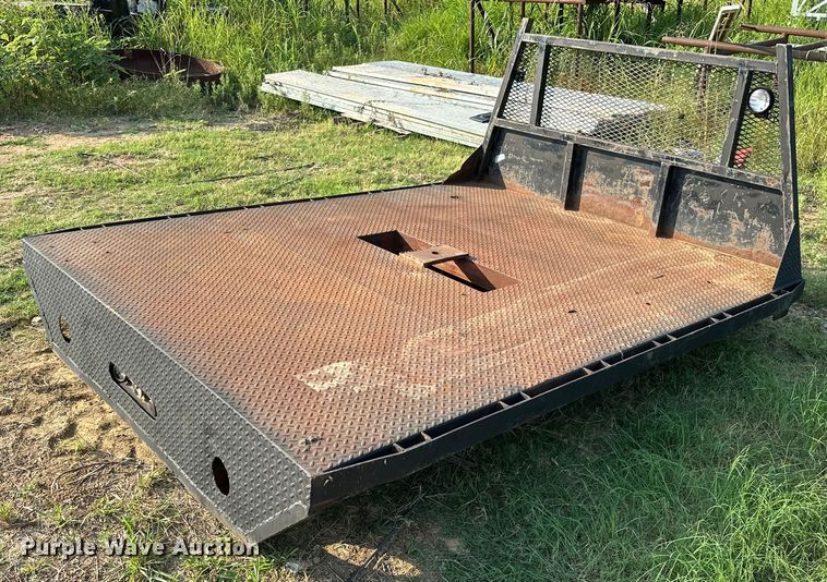 image for item EJ4424 Flatbed truck bed