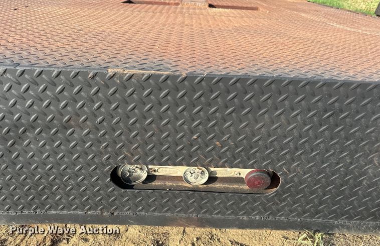image for item EJ4424 Flatbed truck bed