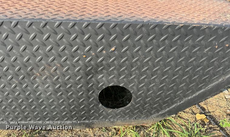 image for item EJ4424 Flatbed truck bed