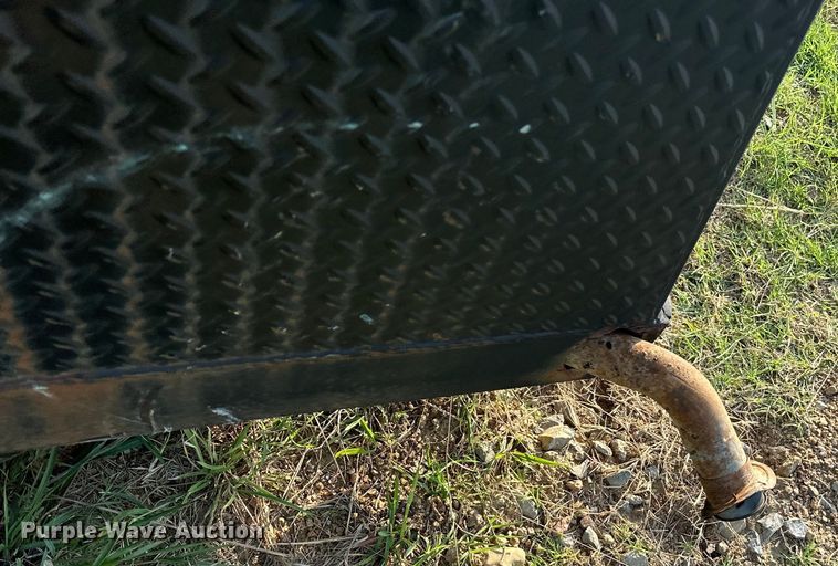 image for item EJ4424 Flatbed truck bed