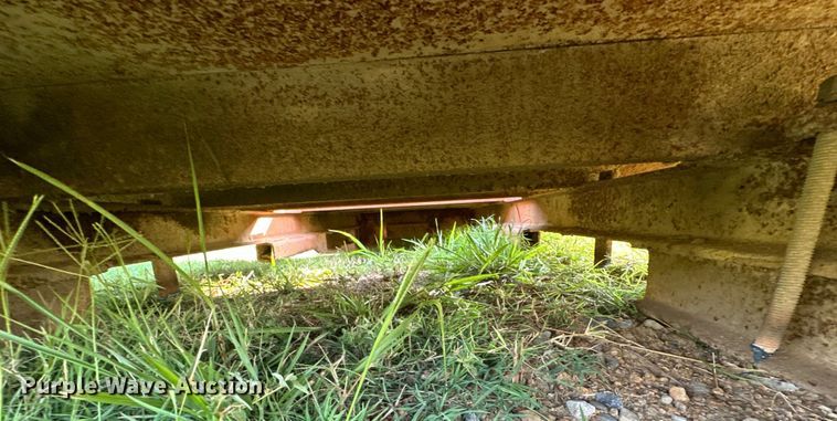 image for item EJ4424 Flatbed truck bed