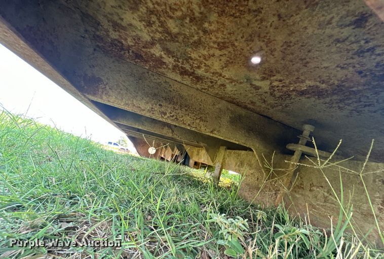 image for item EJ4424 Flatbed truck bed