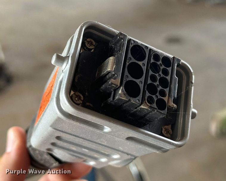 image for item EJ4428 (4) Automotive Resources ARI-hetra HDML-8 mobile lift 