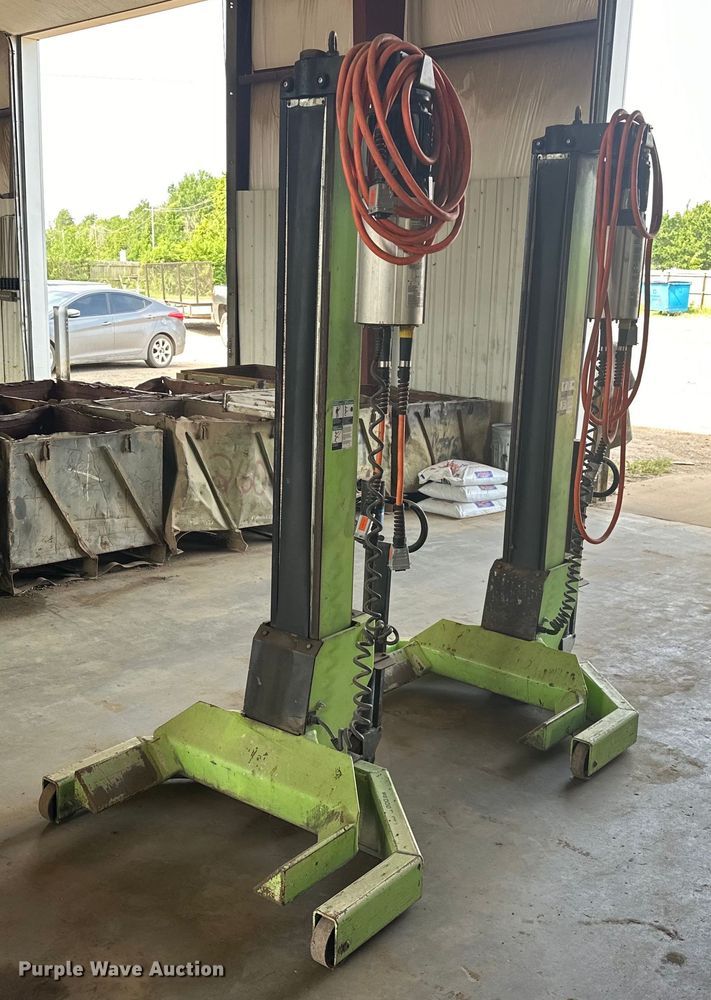 image for item EJ4428 (4) Automotive Resources ARI-hetra HDML-8 mobile lift 