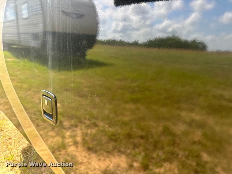 image for item EJ4439 2012 Winnebago  Journey  RV