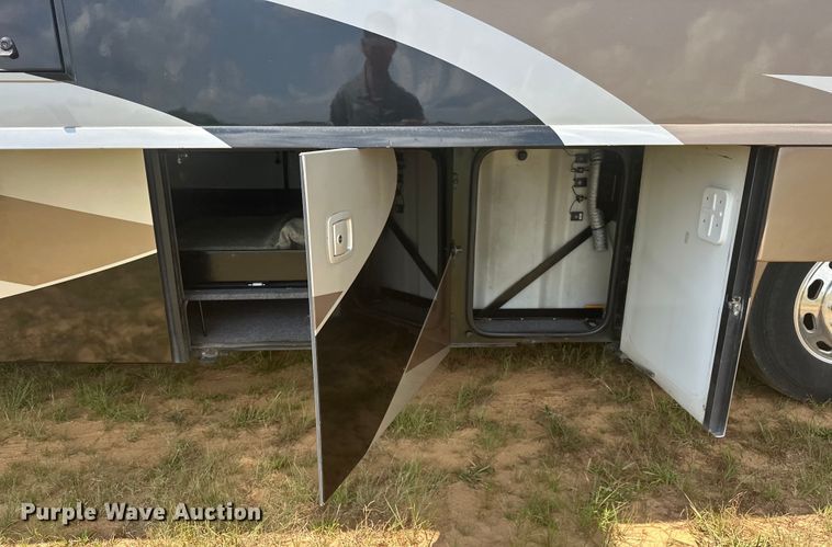 image for item EJ4439 2012 Winnebago  Journey  RV