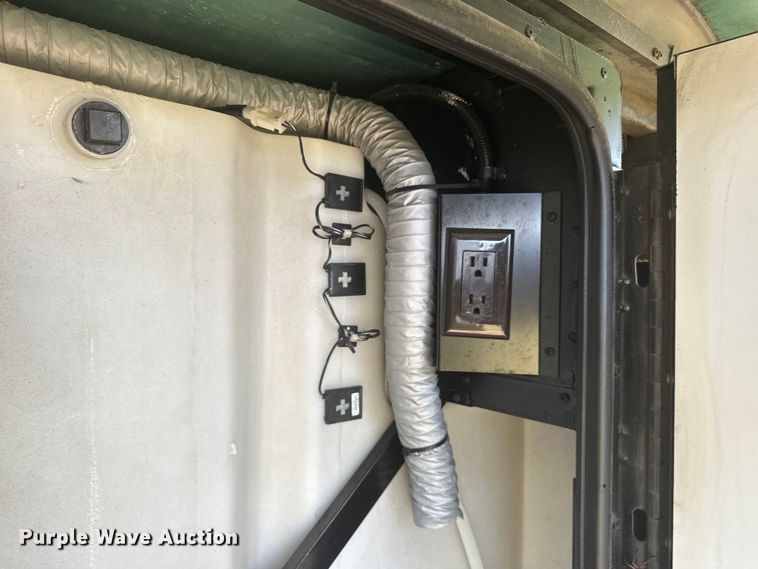 image for item EJ4439 2012 Winnebago  Journey  RV