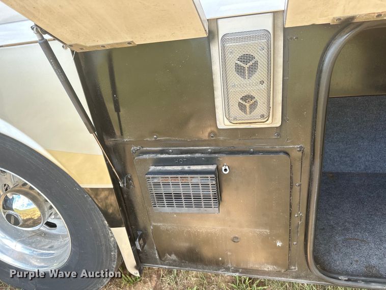 image for item EJ4439 2012 Winnebago  Journey  RV