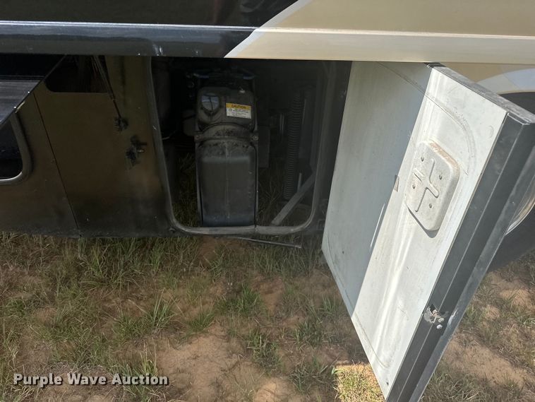 image for item EJ4439 2012 Winnebago  Journey  RV