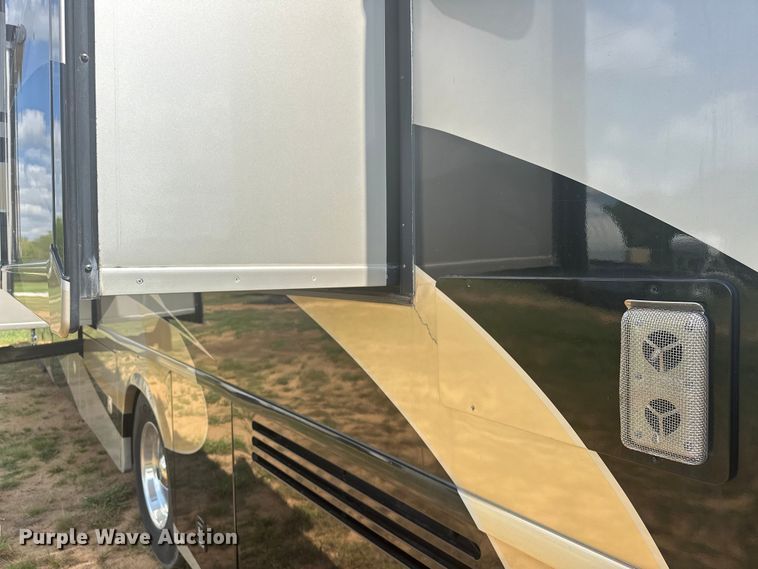 image for item EJ4439 2012 Winnebago  Journey  RV