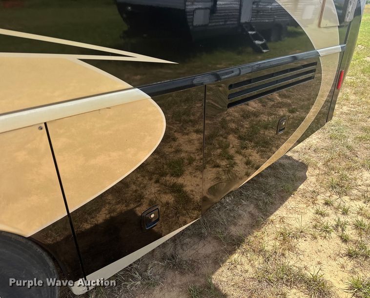 image for item EJ4439 2012 Winnebago  Journey  RV