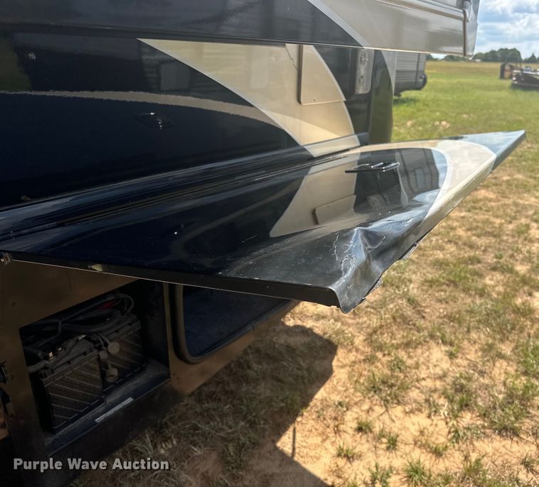 image for item EJ4439 2012 Winnebago  Journey  RV