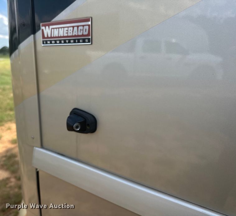 image for item EJ4439 2012 Winnebago  Journey  RV