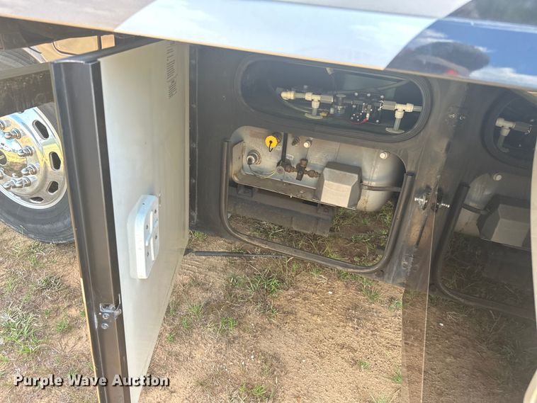 image for item EJ4439 2012 Winnebago  Journey  RV