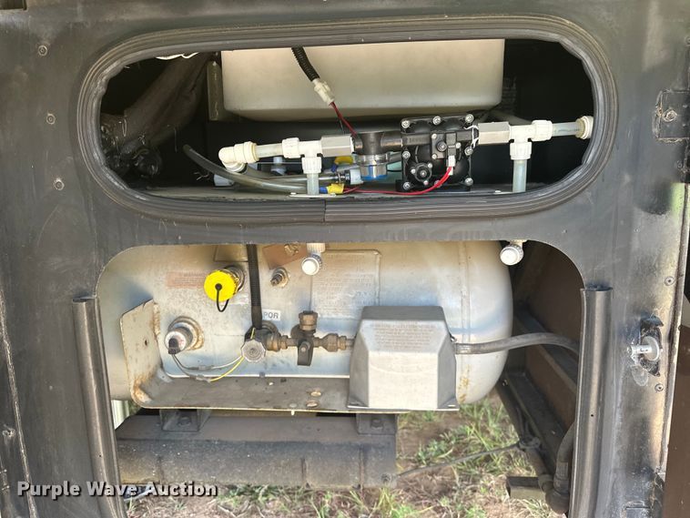 image for item EJ4439 2012 Winnebago  Journey  RV