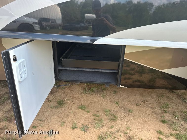 image for item EJ4439 2012 Winnebago  Journey  RV