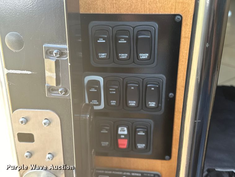 image for item EJ4439 2012 Winnebago  Journey  RV