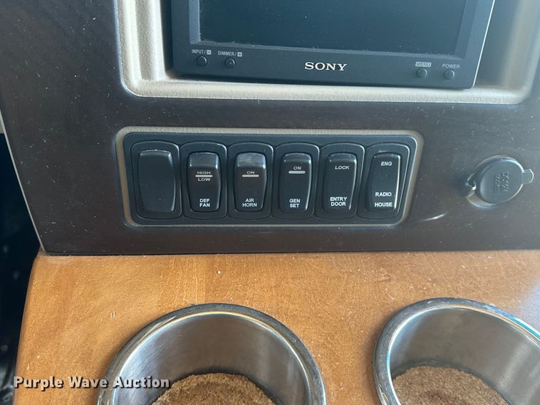 image for item EJ4439 2012 Winnebago  Journey  RV