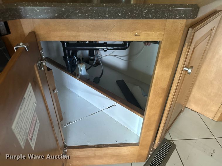 image for item EJ4439 2012 Winnebago  Journey  RV